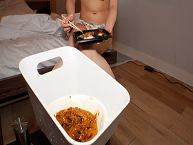 実在風俗嬢あやめさんのうんち遊び大全集　サンプル画像17